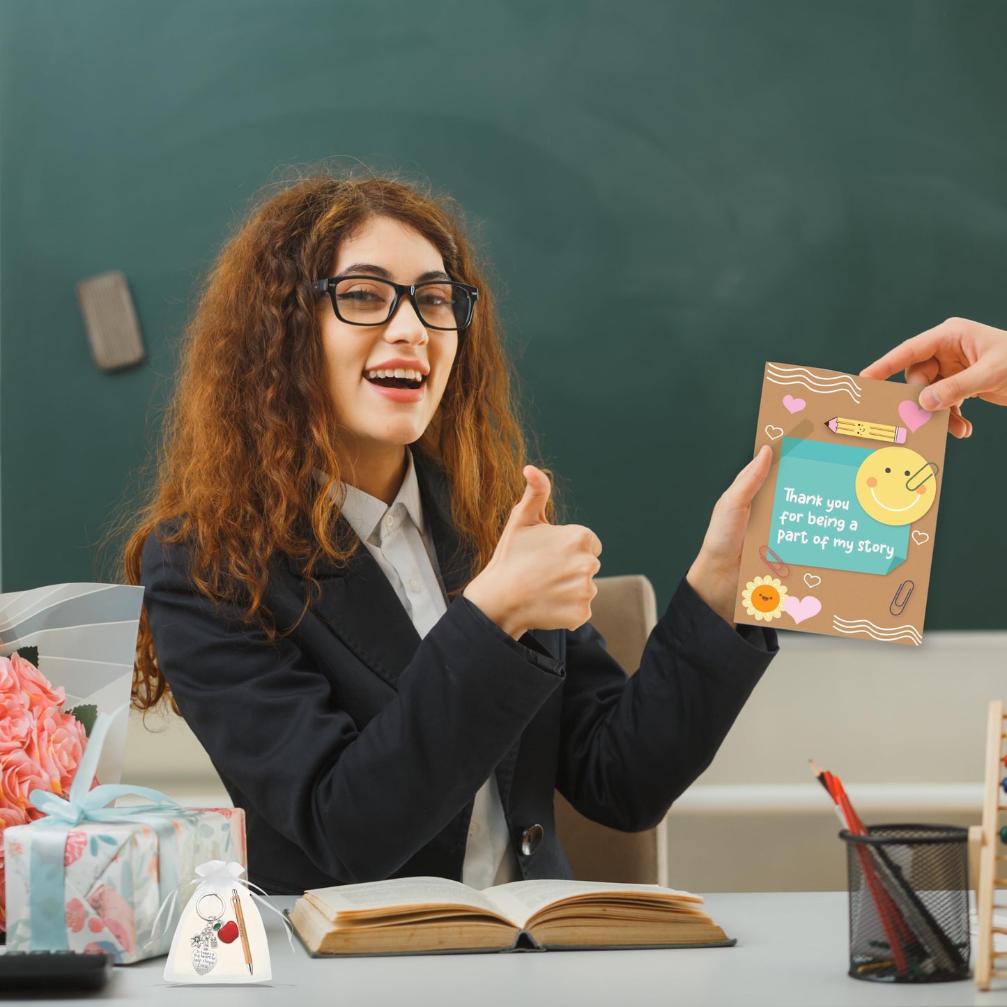 6 Pack Thank You Teacher Gifts for Women & Men – Includes 6 Appreciation Thank You Teacher Cards and Keyrings – End of Year, Leaving, Graduation or Christmas Gifts for Teachers