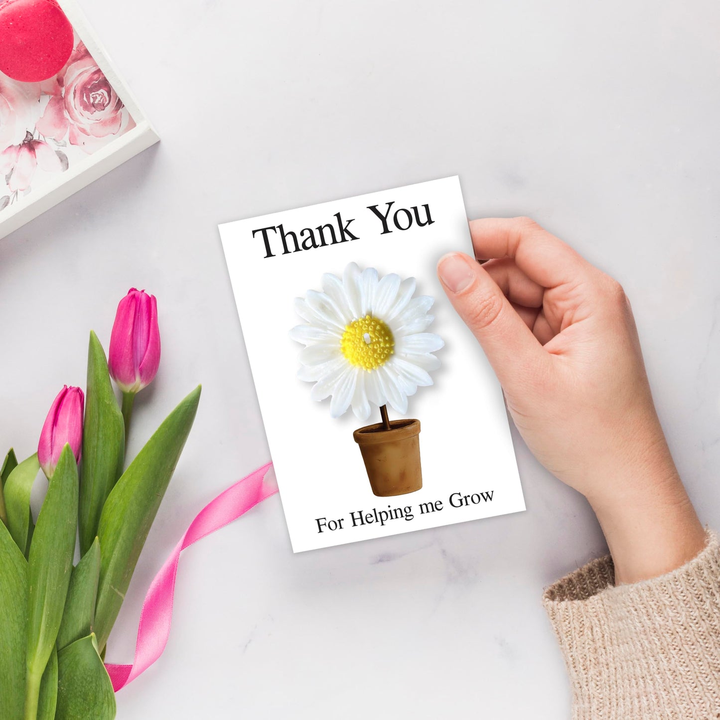 Thank You Teacher Gifts for Women – 6 Handmade Daisy-Shaped Candle with Thank You Post Cards & Stickers – Ideal for Nursery, End of Year, Leaving, Graduation, Retirement or Christmas Gifts for Teacher