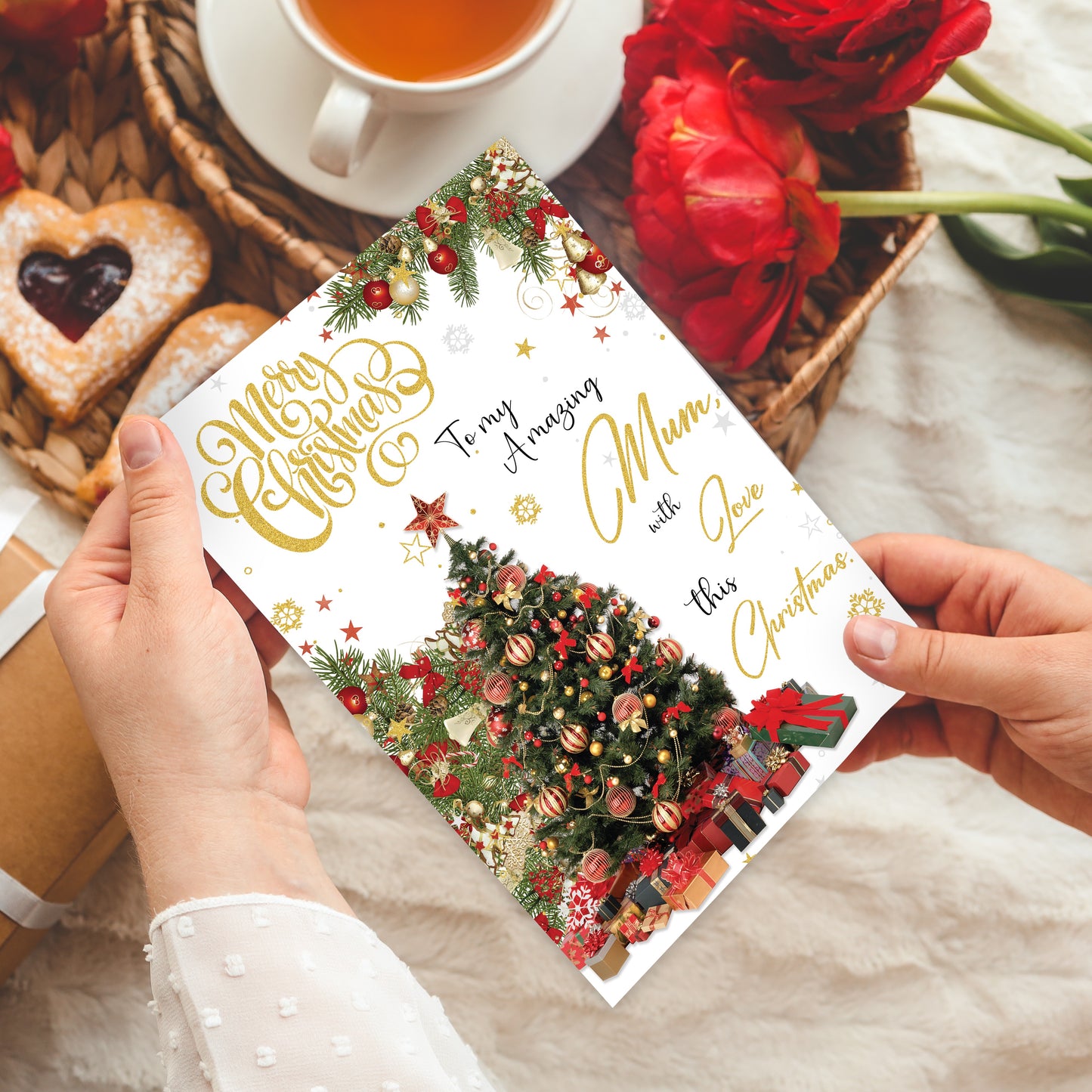 Mum Christmas Card - Gold Foil Luxury Festive Design – 22 x 15.5 cm – Mum Xmas Card with Inside Greeting – Made in the UK