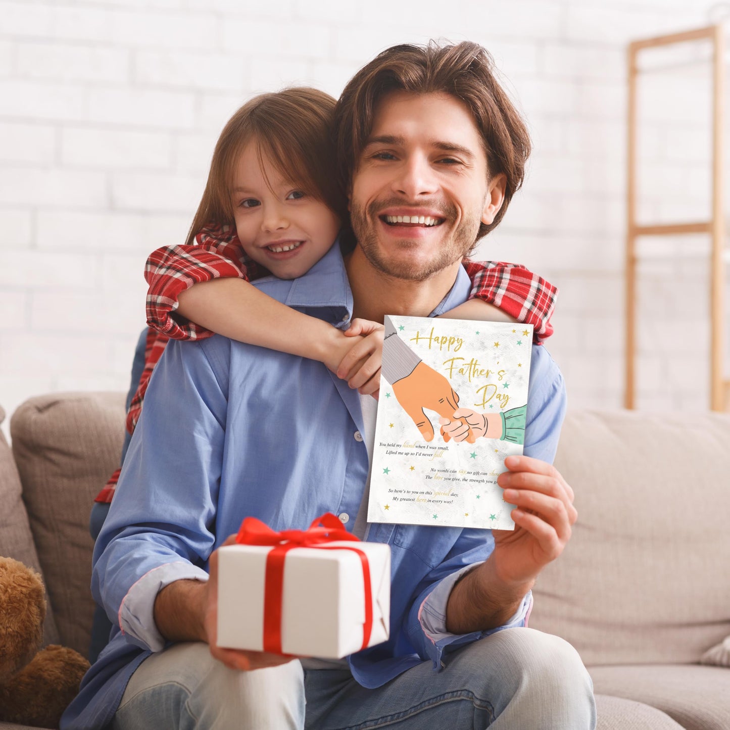 Happy Fathers Day from Daughter or Son – Gold Foil Traditional Father's Day Card – Large 22 x 15.5 cm – Gold Embossed Sticker – Made in the UK
